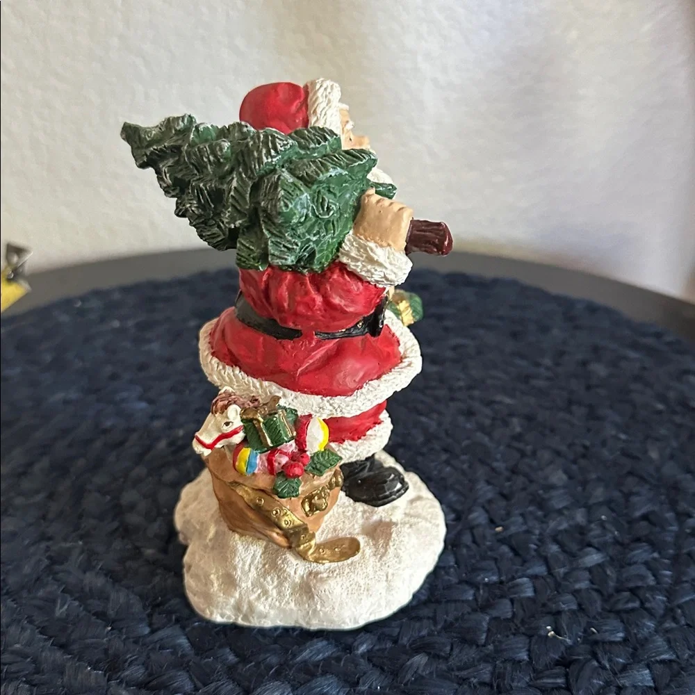 Vintage Santa Claus Figurine with Christmas Tree - Picture 4 of 6